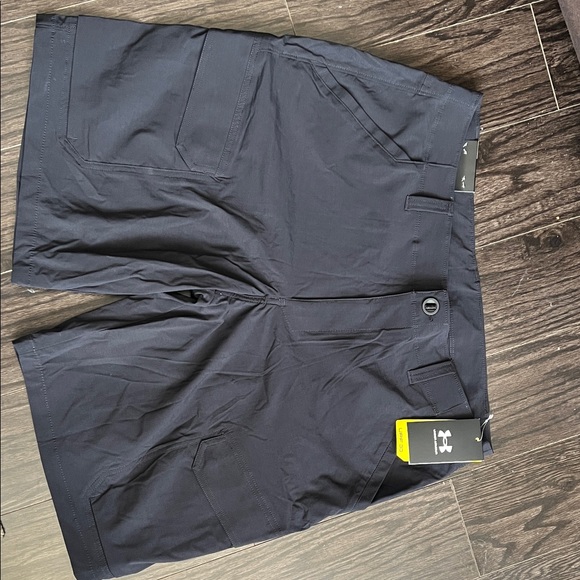 Under Armour Men's Dark Gray Athletic Shorts - Picture 1 of 6